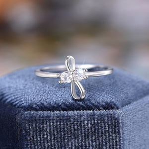 Anello Semplice con Fiocco e Zirconi per Donne, Fascia Classica Liscia, Gioiello da Dito alla Moda - Product Image 2
