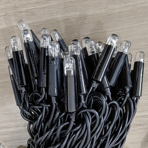 Luz de cadena LED superbrillante para decoraciones navideñas de Año Nuevo al aire libre, iluminación de luz de cadena Exterior IP67 de alta resistencia al agua - Product Image 1