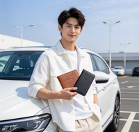 Étui de protection en cuir personnalisé pour documents d'assurance automobile essentiels, couleur beige, sacs cadeaux pour petites entreprises de luxe