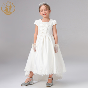 Abito da Cerimonia Estivo in Stile Occidentale per Bambina, Bianco in Raso con Strascico, per Matrimoni, Feste di Compleanno, Prima Comunione - Product Image 2