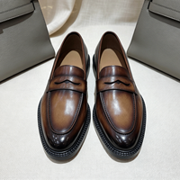 Chaussures habillées de luxe à enfiler pour hommes, mocassins en cuir à semelle épaisse, chaussures patinées personnalisées en usine, look sur mesure haut de gamme à prix d'usine