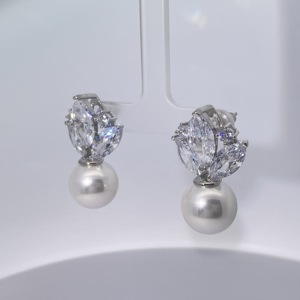 Pendientes de Latón Chapado en Oro Elegantes y Lujosos de Tianyu Gems para Mujer con Diseño de Flores y Perlas con Corte Marquesa - Product Image 4