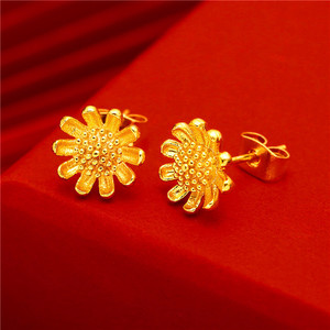 Aretes de Botón de Moda con Baño de Oro Amarillo de 24K y Diseño Floral de Fina Manufactura para Mujeres y Niñas - Product Image 4