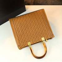 Nouveau Sac à Main Grande Capacité en PU Tressé Style Rétro Chinois pour Femme, Polyvalent avec Décoration Croisée, Idéal pour les Trajets Quotidien – Collection 2026