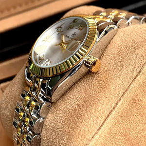 Montre Femme Tendance en Acier Inoxydable, Bracelet Argenté ou Doré, Étanche, Calendrier, Quartz, Chiffres Romains – Qualité Supérieure, Vente Flash - Product Image 3