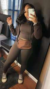 ชุดออกกำลังกายผู้หญิง เสื้อแจ็คเก็ตมีฮู้ดซิปและเสื้อยืด พร้อมกางเกงเลกกิ้งรัดรูป ชุดสองชิ้นสำหรับเล่นกีฬา - Product Image 6