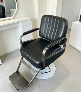 Silla Ergonómica de Estilismo para Peluquerías y Barberías, Mueble de Salón de Cuero con Rotación de 360 Grados, Diseño Moderno - Product Image 1