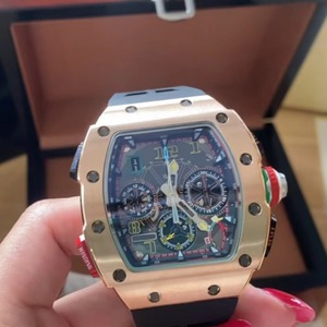 Reloj Mecánico de Fibra de Carbono para Hombre, Estilo Tonneau Skeleton RM 65-01, Cronógrafo de Segundos Divididos, Resistente al Agua 30 bar, Correa de Goma - Product Image 3