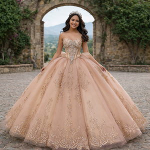 Robe de bal de Quinceañera 6868 avec imprimé princesse en strass et cristaux, antistatique, couleur champagne, décolleté cœur, traîne chapelle et nœud - Product Image 1