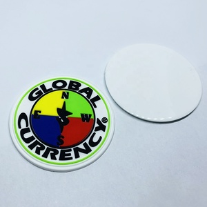 Petit bâton lavable sur le logo de nom en relief 3D personnalisé en caoutchouc souple PVC <span class=keywords><strong>autocollant</strong></span> auto-adhésif Patch <span class=keywords><strong>pour</strong></span> vêtements - Product Image 3