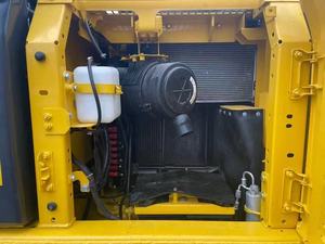 Excavatrice hydraulique Komatsu 130, 13T, travaux de construction, terrassement - Product Image 4