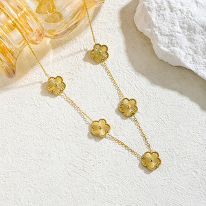 Commercio all'ingrosso della fabbrica di moda transfrontaliera buddhismo simbolo delle donne oro 18K cinque foglie collana di <span class=keywords><strong>fiori</strong></span> di moda ciondolo collane - Product Image 4