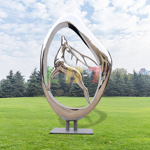 Escultura Abstracta de Ciervo en Espejo de Acero Inoxidable Personalizada, Adorno Hecho a Mano de Forma Irregular para Montaje en Suelo Exterior - Product Image 3