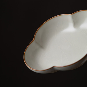 Ru Ware Begonia Fruit Plate Porcelain Irregular Shape Beige Crackle Glaze For Afternoon <b>Tea</b> Kung Fu <b>Tea</b> <b>Set</b> - Product Image 3
