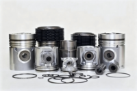 Kit de Reconditionnement Complet Quatre Pièces pour Moteur Diesel DL06/D06 : Chemise de Cylindre, Segment de Piston, Axe de Piston – Pièces de Remplacement de Haute Qualité, Alésage 100mm