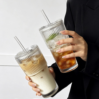 Gobelet en verre côtelé en verre sodocalcique transparent avec couvercle, réutilisable, à rayures verticales, pour boissons froides