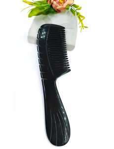 Peine de cuerno natural hecho a mano de primera calidad, ideal para reducir el encrespamiento estático y promover un cabello y cuero cabelludo saludables - Product Image 5