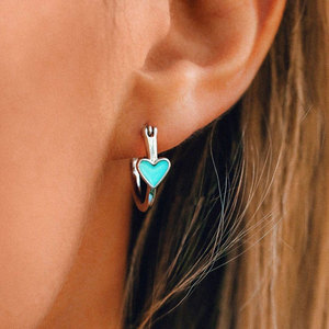 Orecchini a Cuore con Clip, Design Minimalista ed Elegante, Gioielli da Donna per Uso Quotidiano, Orecchini Statement - Product Image 4