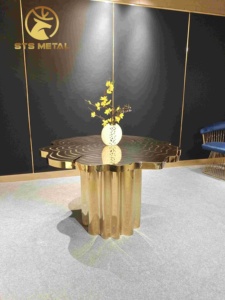 <span class=keywords><strong>Table</strong></span> à manger en forme de <span class=keywords><strong>souche</strong></span> d'arbre dorée, design contemporain irrégulier, Boca Do Lobo - Product Image 3