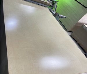 <span class=keywords><strong>Compensato</strong></span> <span class=keywords><strong>di</strong></span> Betulla 18mm 12mm 6mm Foglio 4x8 Faccia B/B Finitura UV Opzionale <span class=keywords><strong>2</strong></span> Lati Grado E0 Adesivo <span class=keywords><strong>Compensato</strong></span> <span class=keywords><strong>di</strong></span> Betulla Baltica per Mobili - Product Image 3