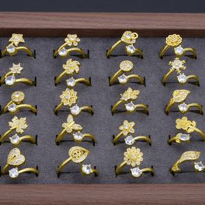 Jxx Dernier Design Bague Compacte en Laiton Plaqué Or pour Femme, Bijoux Tendance en Or 24K, Prix de Gros - Product Image 1