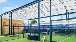 Vente en gros de <span class=keywords><strong>courts</strong></span> de padel professionnels Fabricant de terrains de padel avec toit en verre panoramique standard international - Product Image 4
