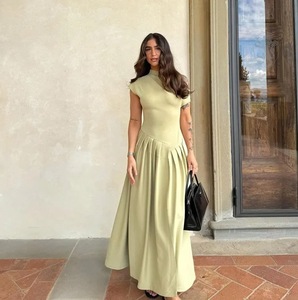 Abito lungo da donna elegante con spalle scoperte, in maglia slim a maniche corte, con ampia gonna a ruota, per primavera estate, di tendenza, sexy e popolare - Product Image 2