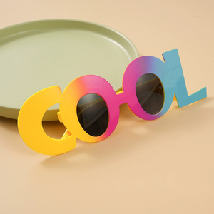 Occhiali da Sole per Feste in Spiaggia Tropicale, 10 Stili con Fenicotteri e Cocktail, Accessori Divertenti per Foto Estive in Piscina e Vacanze - Product Image 2