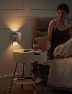 Veilleuse LED moderne 2026 à capteur crépusculaire, blanc chaud, intensité variable, à brancher pour chambre à coucher - Product Image 5