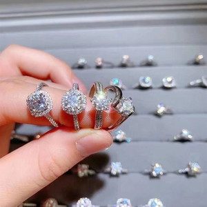 Anillo de diamante de moissanita de plata S925 para mujer y hombre, fábrica al por mayor, modelos de joyería simulada, suministro en vivo - Product Image 3