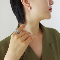 Fenny 18K plaqué or vente en gros Double couche dôme surface lisse C grosse boucle d'oreille en acier inoxydable pour les femmes