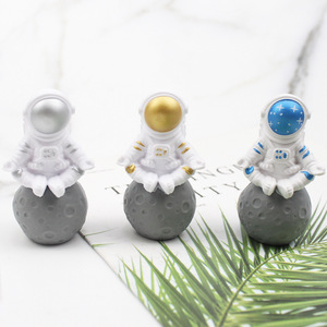 Astronaut Planet Spaceman Cake Toppers Plastic Reusable Birthday Decoration Round Shape Aviation Theme - Product Image 2