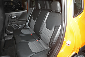 JEEP <span class=keywords><strong>Renegade</strong></span> d'occasion 2019 Freedom Hero SUV 62000km Euro VI Essence Turbo Automatique Conduite à gauche Voiture tout-terrain compacte - Product Image 6
