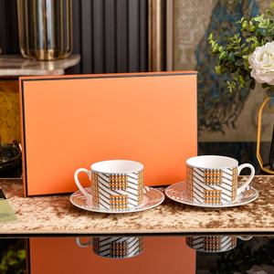 Ensemble de tasses à café et soucoupes en céramique européenne de luxe, en porcelaine fine avec technique de gravure, tasse de bureau pour le thé de l'après-midi avec emballage cadeau - Product Image 4