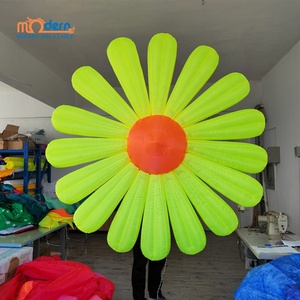 Fleur de marguerite gonflable décorative d'éclairage coloré pour <span class=keywords><strong>Alice</strong></span> <span class=keywords><strong>au</strong></span> <span class=keywords><strong>pays</strong></span> <span class=keywords><strong>des</strong></span> <span class=keywords><strong>merveilles</strong></span> - Product Image 2