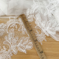 Fil de soie de poisson léger et doux avec broderie de paillettes et dentelle pour voile de mariée et robe de mariée