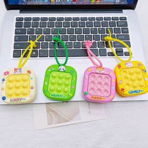 Porte-clés Mini Pop It Mignon Dessin Animé 9 Bulles, Jouet Anti-Stress Portable, Pendentif Anti-Anxiété pour Filles, Cadeau, Faible MOQ, Vente en Gros - Product Image 4