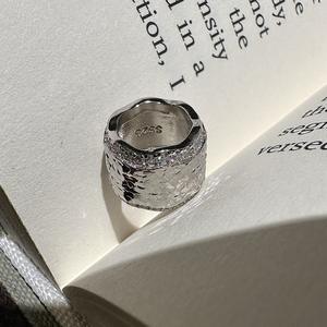 Pendentif Wenchi S925 en argent pur, design givré, luxe discret, simple et tendance, finition antique brillante, sertissage incrusté - Product Image 1