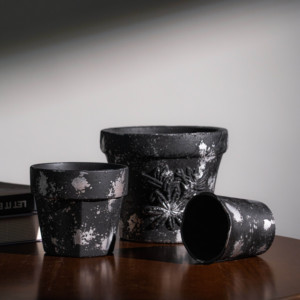 Pots en céramique modernes Wabi-sabi pour plantes, pot noir et argenté pour plantes d'intérieur, pot en terre cuite à motif de feuilles en relief pour la décoration de jardin et de maison - Product Image 2