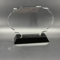 Fabricants en gros acceptant toute conception de trophées en cristal, cadeaux d'affaires, blocs de cristal, trophées en verre 3D