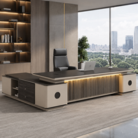 Bureau de direction de luxe grand format avec armoire de rangement latérale et panneau frontal LED – Table de PDG pour bureau de directeur ou de gestionnaire