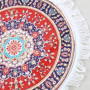 Alfombra de oración YASEEN de seda helada suave con hebilla redonda antideslizante, 50x50cm, con estampado vívido, estilo musulmán. - Product Image 1