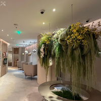 Plantes murales artificielles tombantes KH, longues lianes suspendues, feuillage décoratif pour hall d'hôtel, entrée de club et décoration de plafond