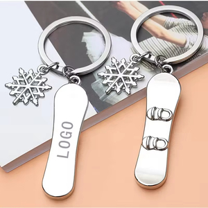 Llavero de metal con diseño de panda, esquí, snowboard, patines de hielo y globo de nieve, recuerdo de los Juegos de Invierno - Product Image 3