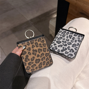 Custodia per telefono in pelle PU effetto leopardo vintage con supporto a specchio e anello metallico per Samsung Galaxy Z Flip 8 7 6 5 - Product Image 4