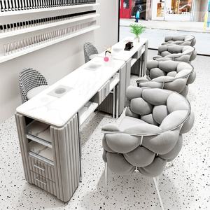 Mesa de Manicura de Metal Moderna y Elegante para Salón de Uñas - Product Image 1