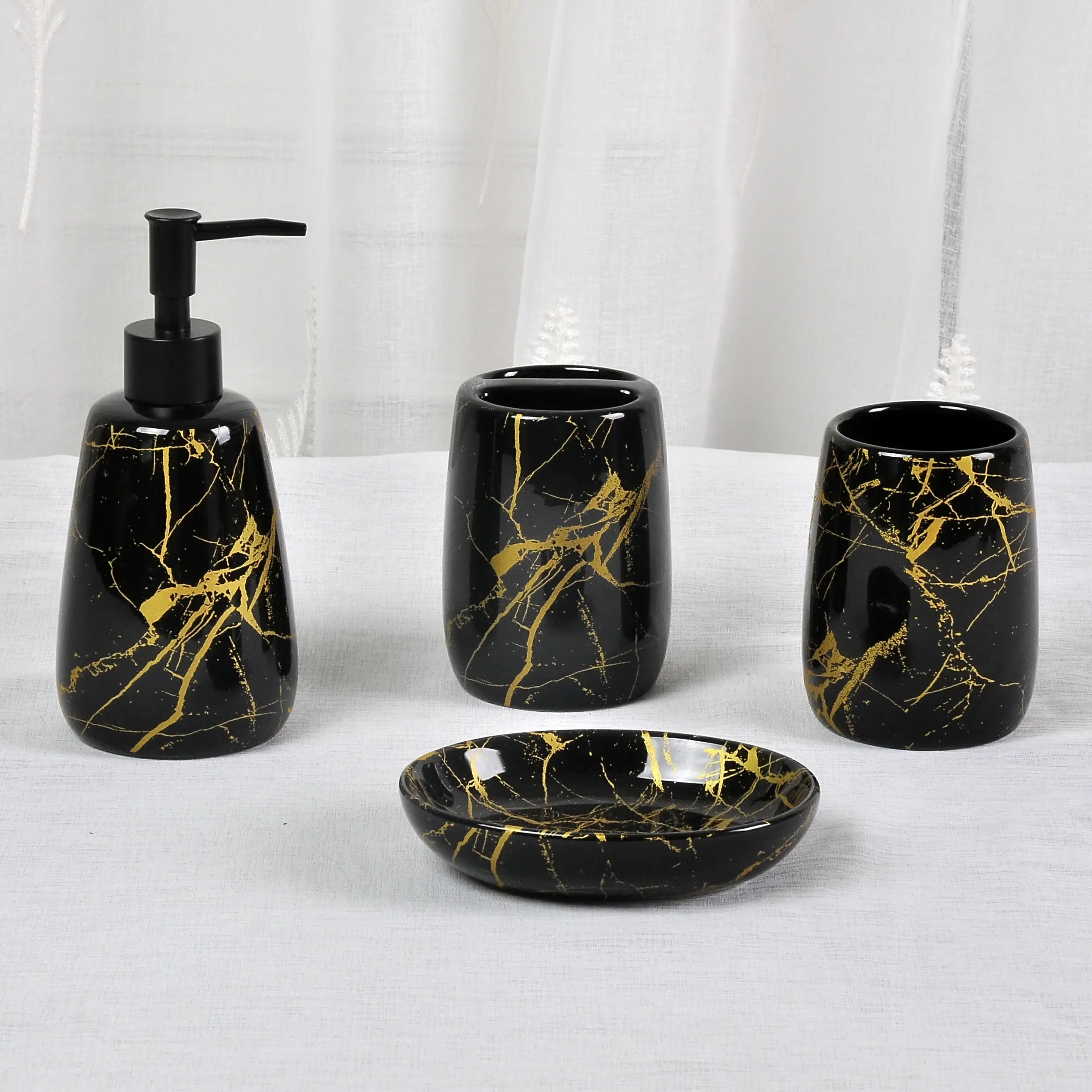 JIA SHUN-conjunto de accesorios de lujo para baño, diseño de mármol dorado y cerámica negra, 4 piezas