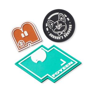 Etiquetas Personalizadas en Relieve para Ropa, Parches con Logotipo de PVC Respetuoso con el Medio Ambiente, Bolsas para Zapatos, Prendas de Vestir - Product Image 5