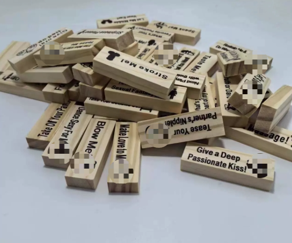 Couple Datant des blocs de construction de la tour italienne