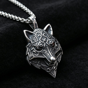 yunnique Pendentif Tête de Loup en Acier Inoxydable pour Homme, Collier Animal à Œil Rouge, Bijoux de Style Ethnique, Design Géométrique, Sertissage Pavé - Product Image 4